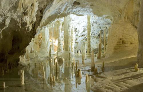 Comfortable villa lower level in Montelabbate with private pool - Photo 41