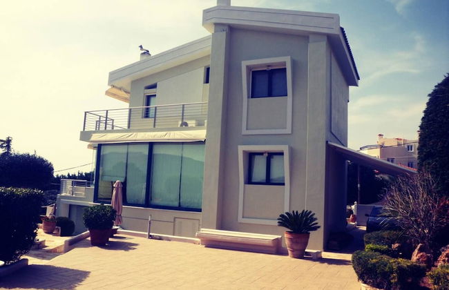 Stunning 4-bed Villa in Lagonisi Kalivia Thorikou - Photo 33