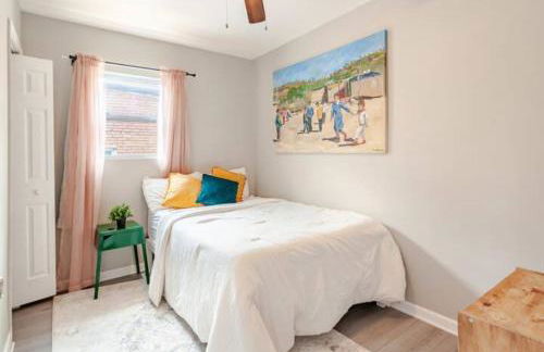 Stylish 3BR Townhouse with Backyard,and Easy Parking - Photo 50