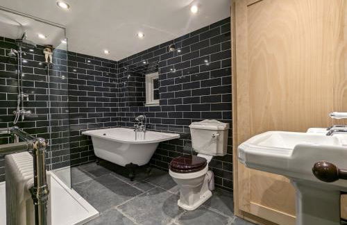 Historic character cottage in central Dornoch - Photo 19