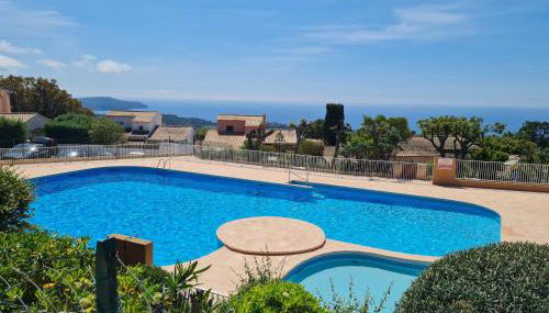 Bel appartement au calme avec terrasse aperçu mer, jardinet et piscine - Foto 2