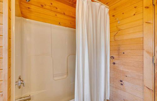 Secluded Luxury Cabin with Hot Tub on 40 Private Acres Near Moorefield, West Virginia - Foto 23