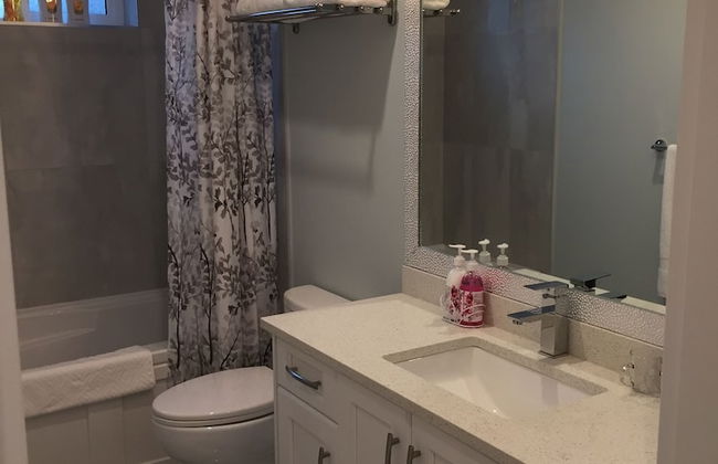 Arbutus Rose House by Elevate Rooms - Photo 12