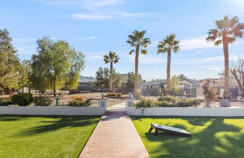 Spacious Desert Getaway! - Photo 3