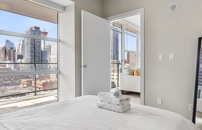 DT Upscale Corner Unit Tower Views Free Parking - Photo 21