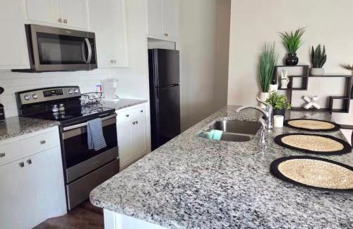 Family-Friendly 3BR Townhome - Foto 6