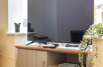 Cosy home in Reading, Berkshire - Photo 11