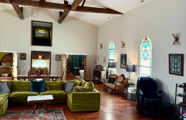 Lafayette's Oldest Church - Foto 43