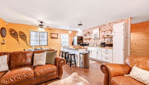 Forest Views and Fire Pit Cozy Pine Cabin - Photo 3