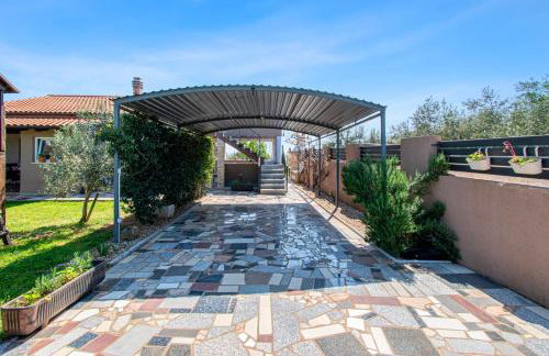 Holiday Home Enard with Jacuzzi by Istrabook - Foto 6