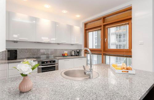 Apartament przy Arkadia 2 Sypialnie Balkon Widok 8 Pietro Metro Gdanska Garaz - Foto 8