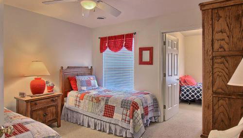 Charlevoix Creekside Condo - Foto 5