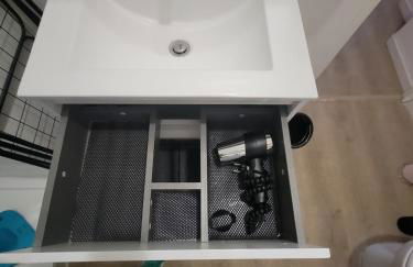 Le plein centre rez de chaussee au cœur de Calais - Foto 4