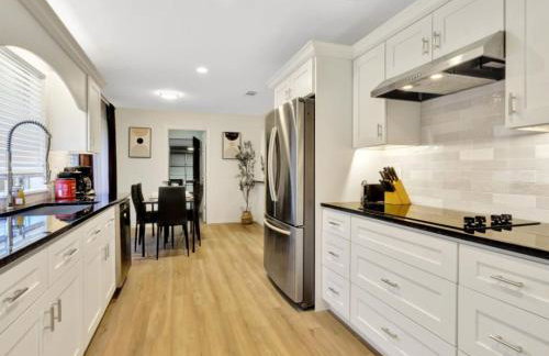 City Gem 4BR with POOL Sleeps 8 - Foto 18