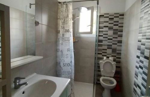 Appartement T3 confortable avec terrasse, 2 chambres, cuisine équipée, Wi-Fi – Larressore - FR-1-495-122 - Foto 11