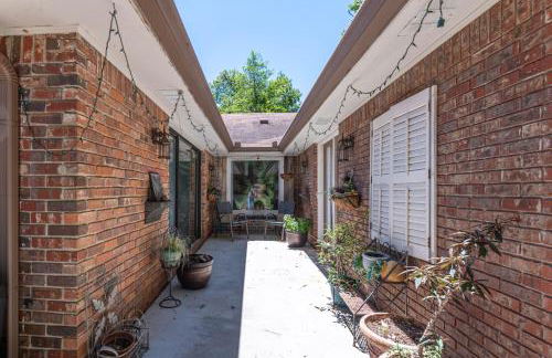 Fully Fenced Rustic Home Minutes From Truist Park - Foto 21