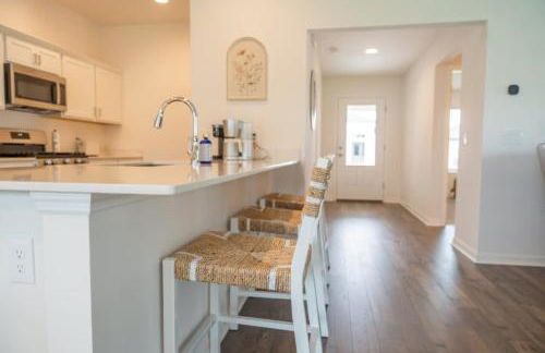 Brand New Designer Home - 5 minutes from East Port - Foto 22