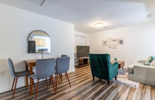 Entire Apt in South Seattle Workspace and Yard - Foto 11