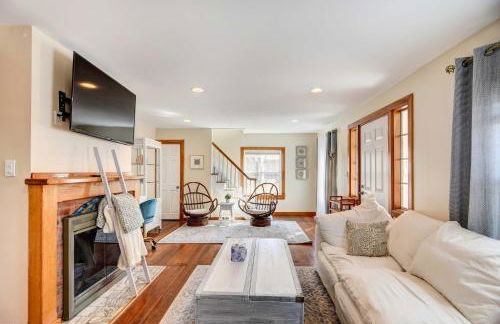 Beautiful Portsmouth Cottage By the Sea with Jacuzzi - Foto 1