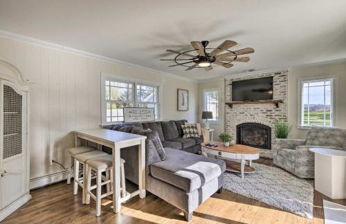 Mattituck Home with Fireplaces - Near Wineries - Foto 16