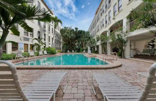 Palm Beach Paradise Walk to Beach Pool WiFi 86" TV WiFi - Foto 29