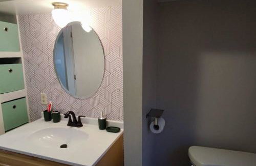 Downtown Charm Two Bedroom Home - Foto 7