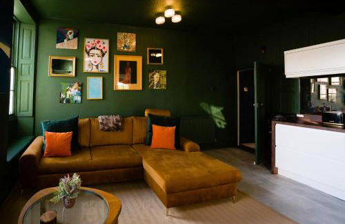 The Old House Apartment - Photo 8