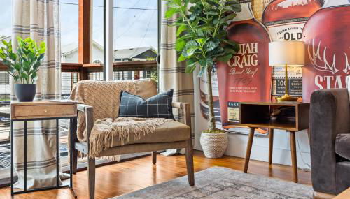 Classic Louisville Home with Contemporary Upgrades - Foto 2