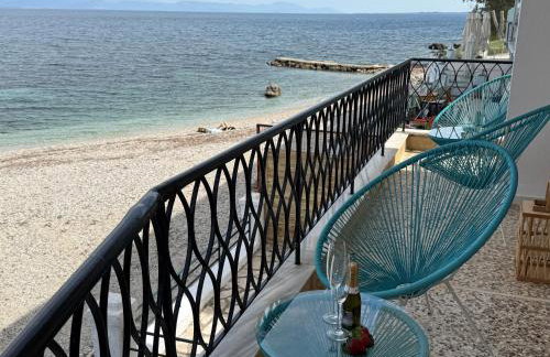 Fronte Mare Suite - Sea Front Luxury Suite With Private Beach Patio - Foto 1