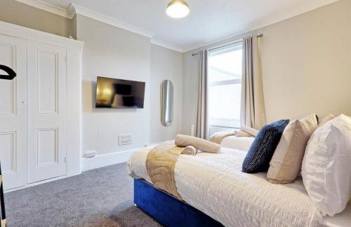 Large 5-Bedroom Home, Perfect for Long Stays & Team Accommodation - Foto 80