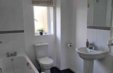 Spacious 4 Large Bedrooms Thurrock Grays 3 baths 1 ensuite Netflix Free Parking - Foto 46