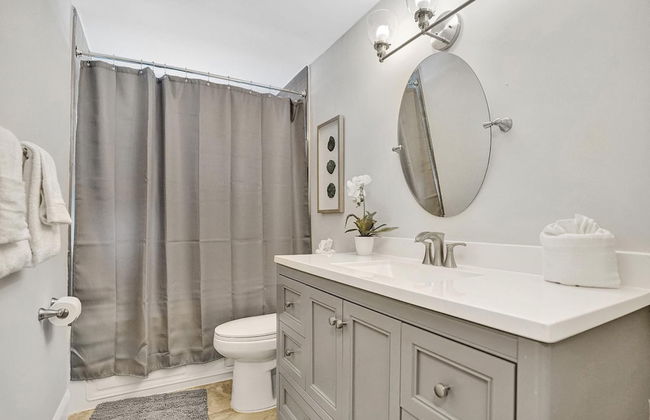 5BR with Heated Pool 5 min to Beach - Photo 30