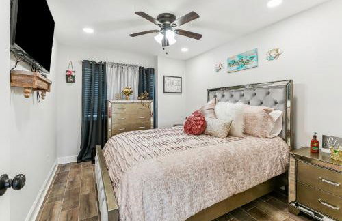 Port Sulphur Retreat with 2 Balconies and Arcade - Foto 12