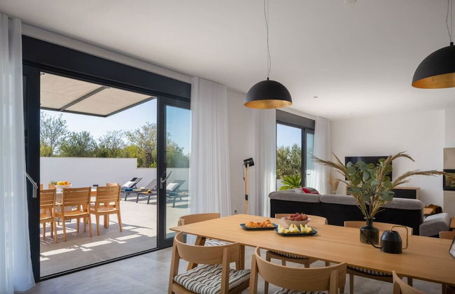 Holly - With Pool - H - Foto 29