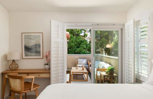 Carmel Valley 2BR with Amenities - Photo 8