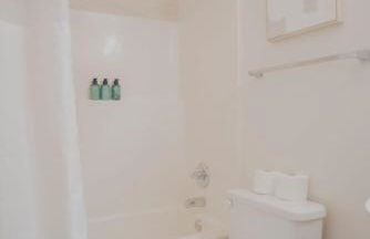 CozySuites The Block - Direct Skybridge Access #2 - Foto 19