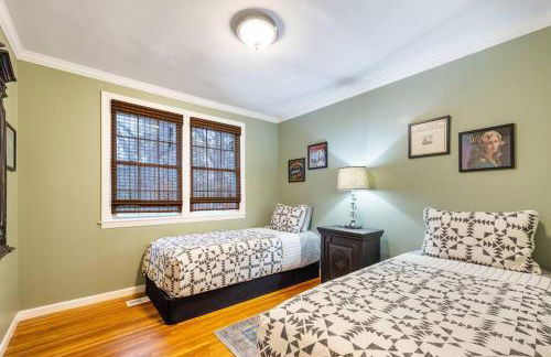 Hillside Hot Tub Hideaway! King Bed / Fire Pit - Foto 46