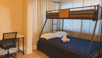 Beautiful 4Bedroom Retreat Close to Niagara Falls Your Home Away from Home - Foto 3