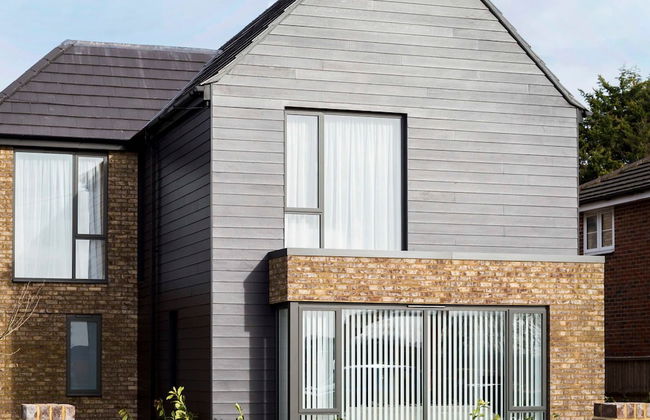 Stylish new Home With Parking - King Beds Garden - Foto 1