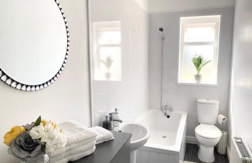 Cosy Cheerful 2 Bedrooms Near Piccadilly, Etihad Stadium Sleeps up to 5 - Foto 13