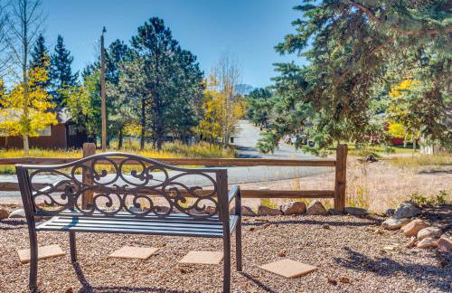 Peaceful Getaway with Private Hot Tub and Mtn Views! - Foto 31