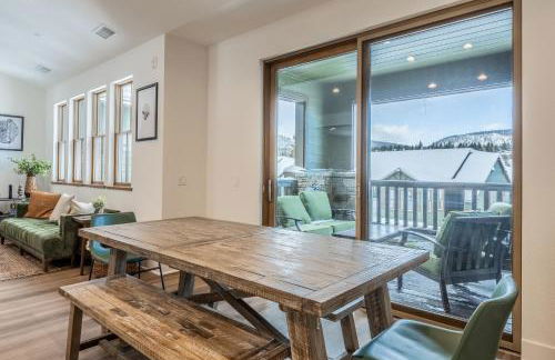 Newly Built Updated 3 Bed 2 and a half bath Creekhouse at Snowcrk Resort 1463 Amazing Mountain Views - Photo 46