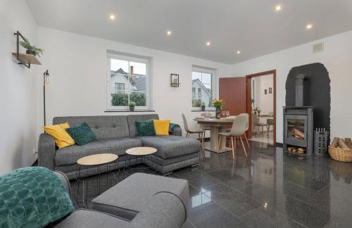 Apartment ''Senko'' with 2 Bedrooms and Parking by Noclegi Renters - Photo 1