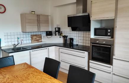 Monteurwohnung bei Würzburg fünf Schlafzimmer bis 10 Personen incl eigenen Parkplätzen und WLAN - Grill nur Einzelbetten - Foto 9