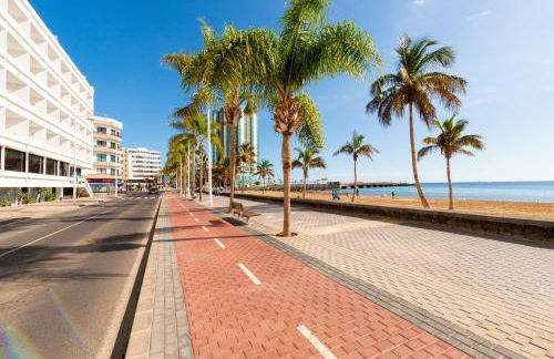 Fee4Me: First Line Luxury Apartment - Photo 22