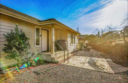 Spacious 3BR3BA with Spectacular Water Views - Foto 37