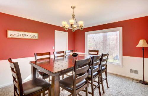 Louisville Area Home Deck, Fire Pit, Creek! - Foto 10