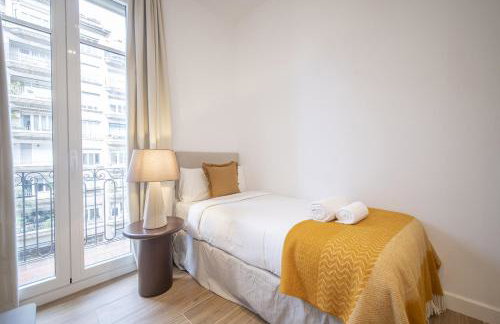 You Stylish Uptown Barcelona Apartments - Photo 25