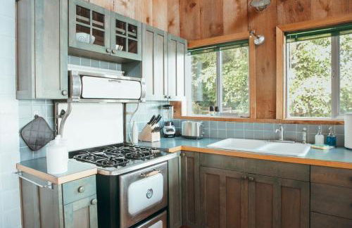 Insane views, hot tub, wood stove, close to town! - Foto 6