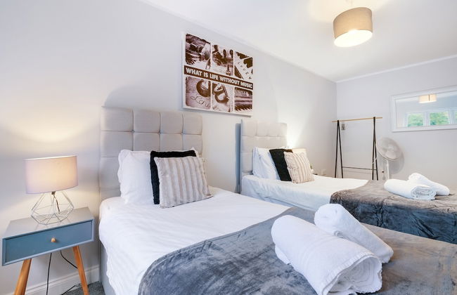 2 Bdrm Penthouse with parking Wycombe - Foto 21